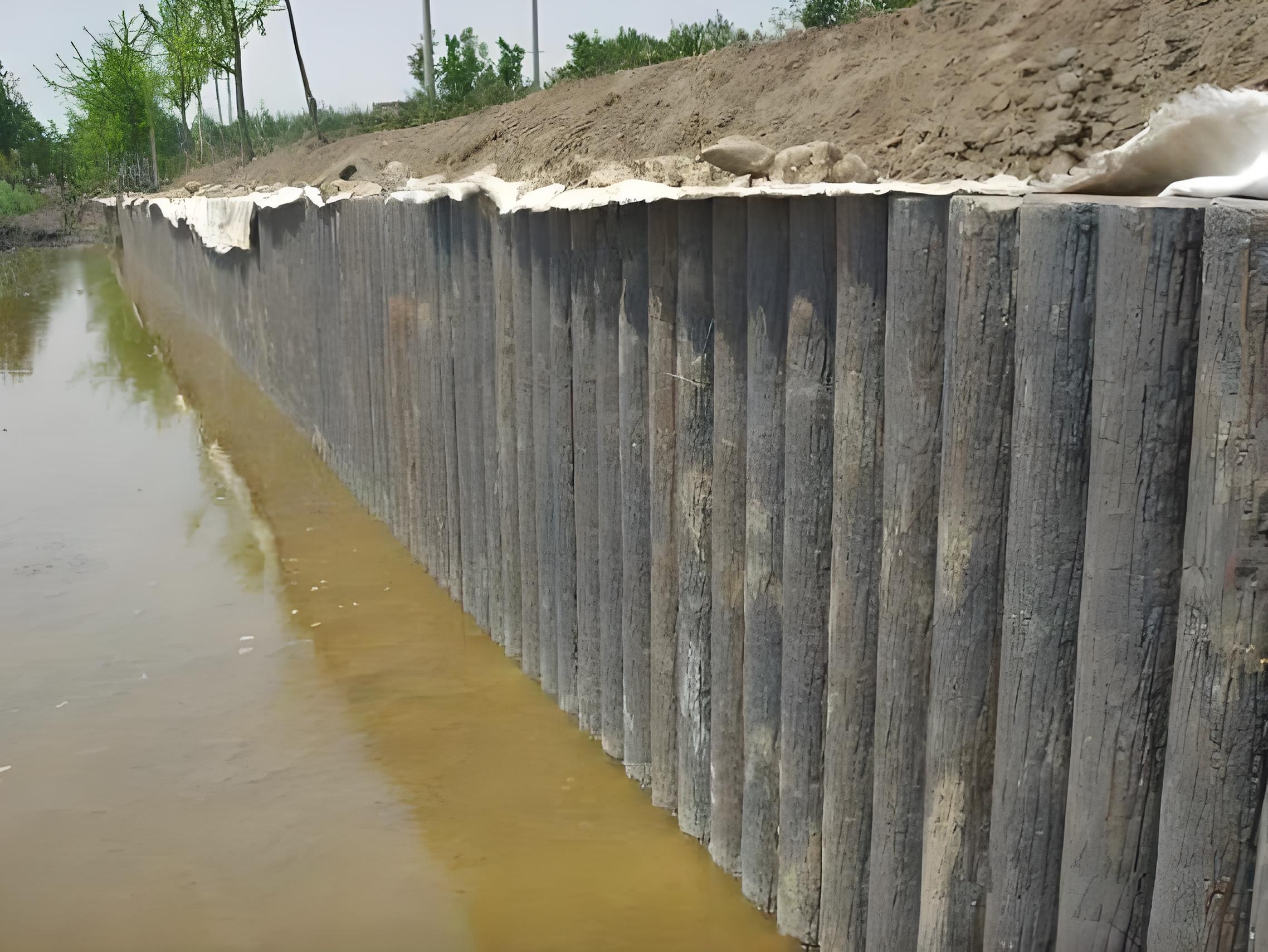 水泥仿木樁施工隊(duì)泓樺錦嘉-河道仿木樁的安裝價(jià)格是多少？